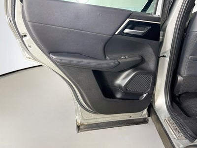 2023 Mitsubishi Outlander SE