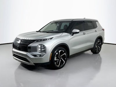 2023 Mitsubishi Outlander SE