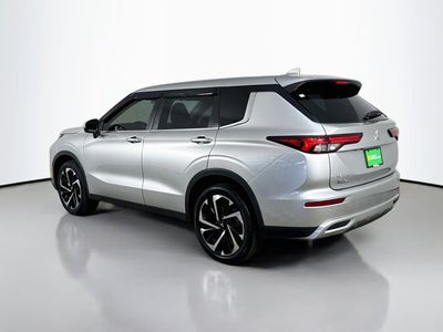 2023 Mitsubishi Outlander SE