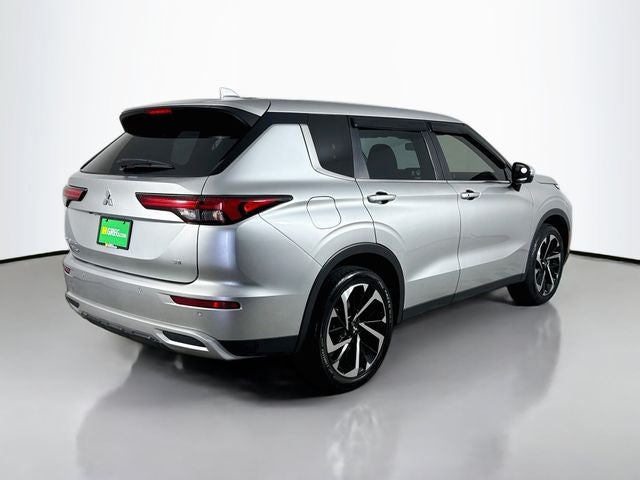 2023 Mitsubishi Outlander SE