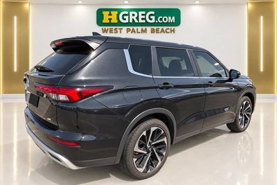 2023 Mitsubishi Outlander SE Black Edition