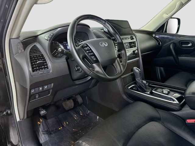 2024 INFINITI QX80 LUXE