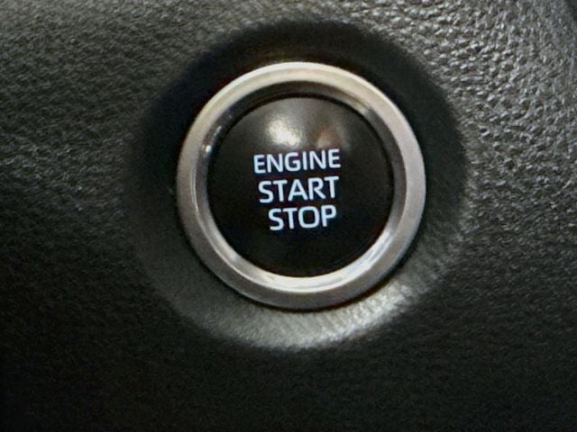 2024 Toyota Corolla Hatchback SE