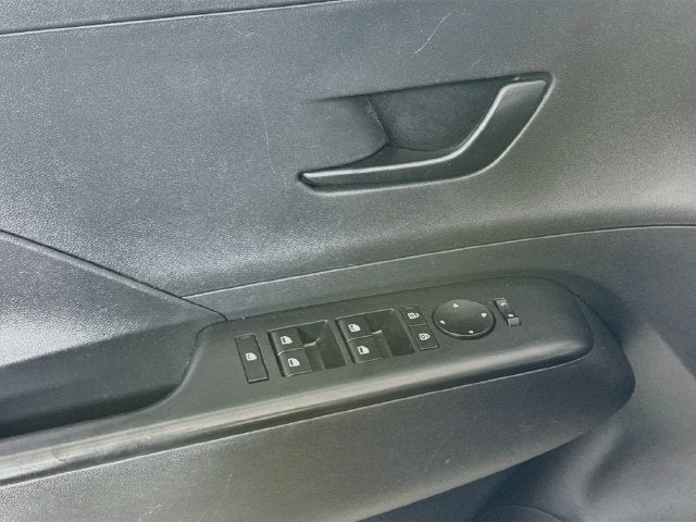 2025 Hyundai Kona SE