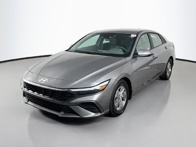 2025 Hyundai Elantra SE