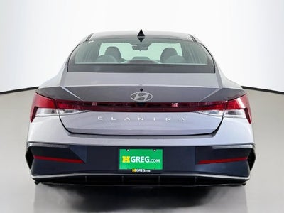 2025 Hyundai Elantra SE