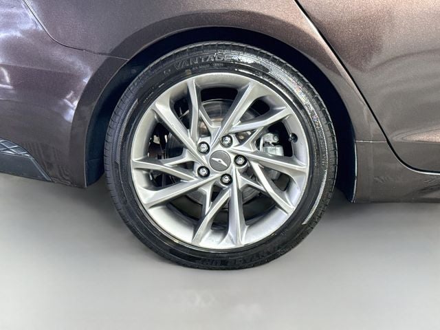 2022 Genesis G70 2.0T