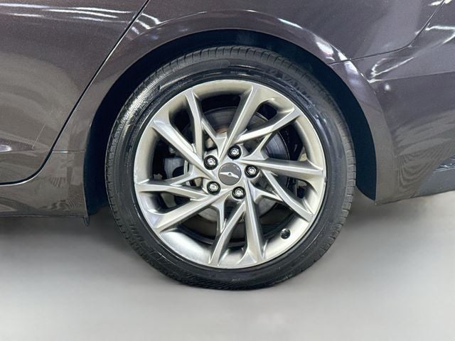 2022 Genesis G70 2.0T