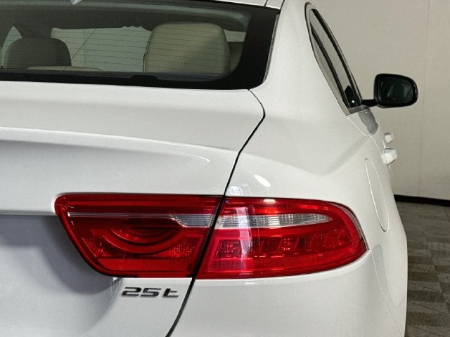 2017 Jaguar XE 25t Premium