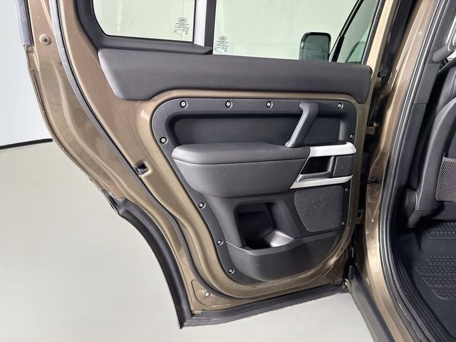 2024 Land Rover Defender 110 S