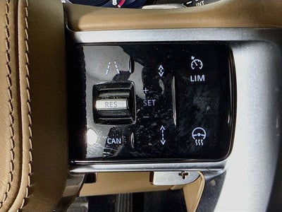 2025 Land Rover Range Rover SE