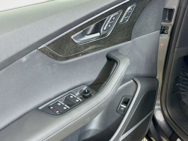2025 Audi Q8 55 Premium Plus quattro