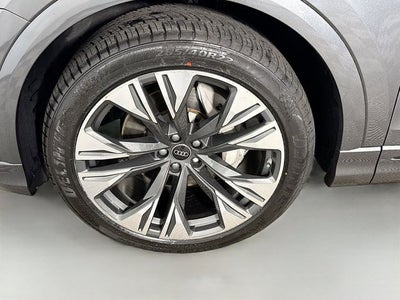 2025 Audi Q8 55 Premium Plus quattro