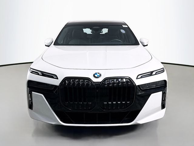 2025 BMW 7 Series 740i