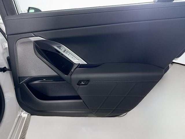 2025 BMW 7 Series 740i