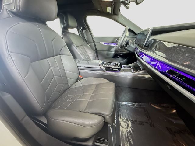 2025 BMW 7 Series 740i