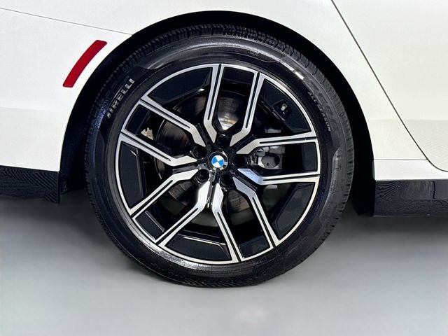 2025 BMW 7 Series 740i