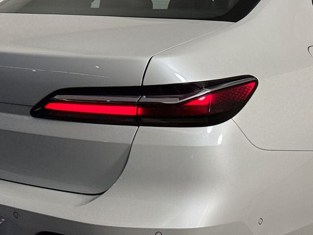 2025 BMW 7 Series 740i