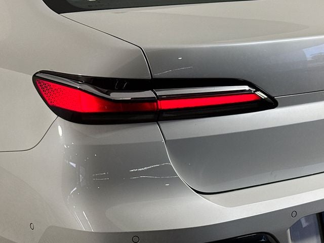 2025 BMW 7 Series 740i