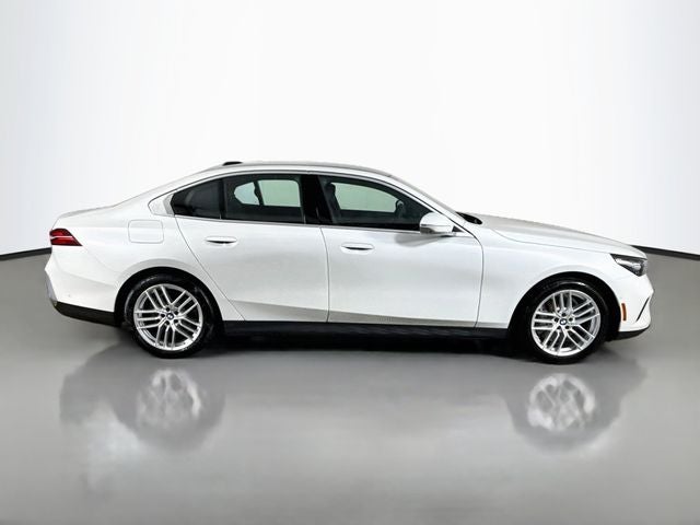 2024 BMW 5 Series 530i
