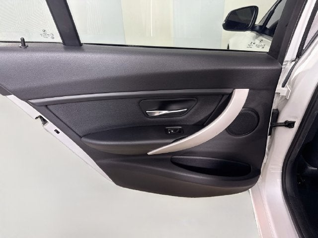 2018 BMW 3 Series 320i