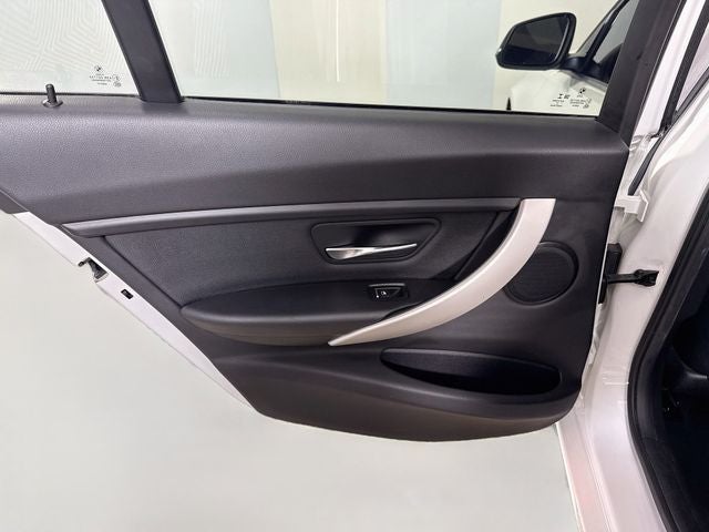 2018 BMW 3 Series 320i