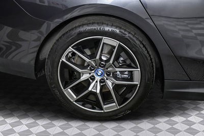 2025 BMW i5 xDrive40