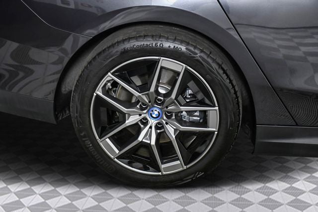 2025 BMW i5 xDrive40