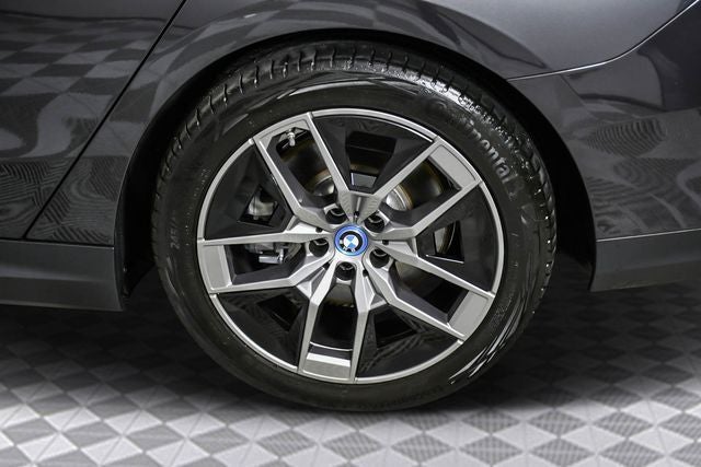2025 BMW i5 xDrive40