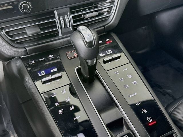 2023 Porsche Macan Base