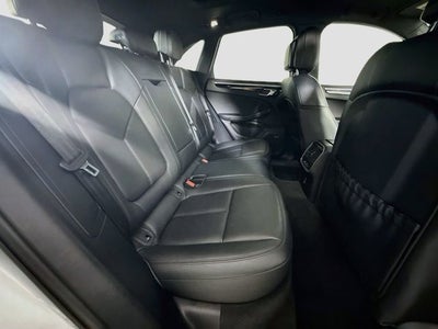 2023 Porsche Macan Base