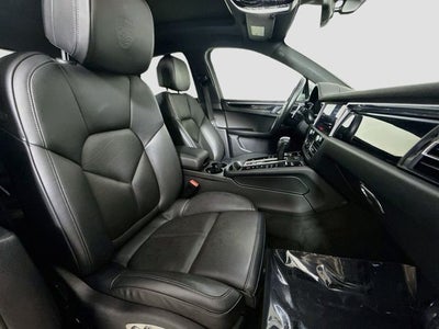 2023 Porsche Macan Base