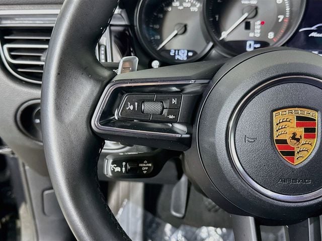 2023 Porsche Macan Base