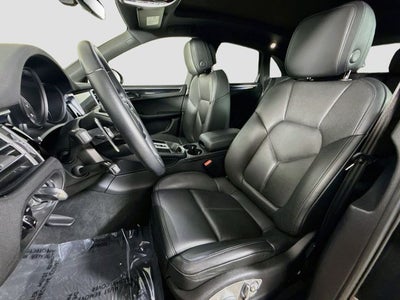 2023 Porsche Macan Base
