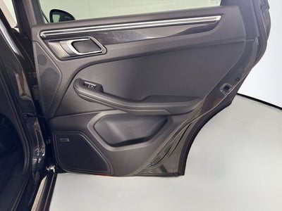 2023 Porsche Macan Base