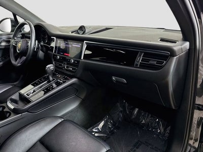 2023 Porsche Macan Base