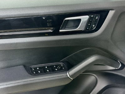 2023 Porsche Cayenne Platinum Edition