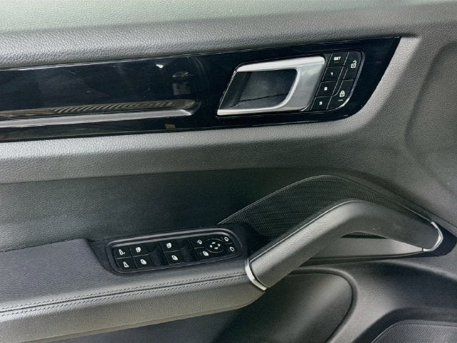 2023 Porsche Cayenne Platinum Edition