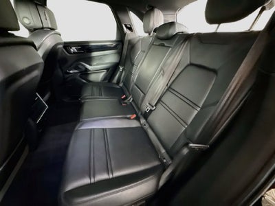 2023 Porsche Cayenne Platinum Edition
