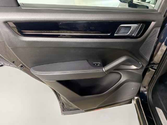 2023 Porsche Cayenne Platinum Edition