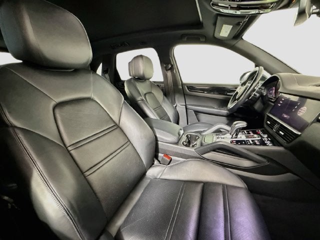 2023 Porsche Cayenne Platinum Edition