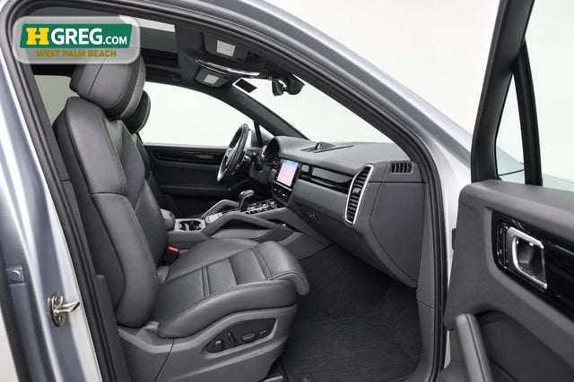 2023 Porsche Cayenne Base