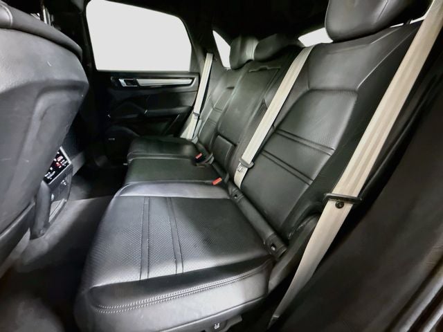 2023 Porsche Cayenne Platinum Edition