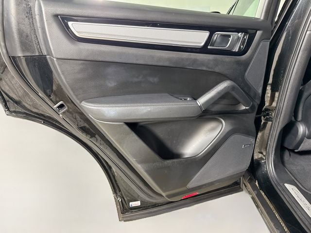 2023 Porsche Cayenne Platinum Edition