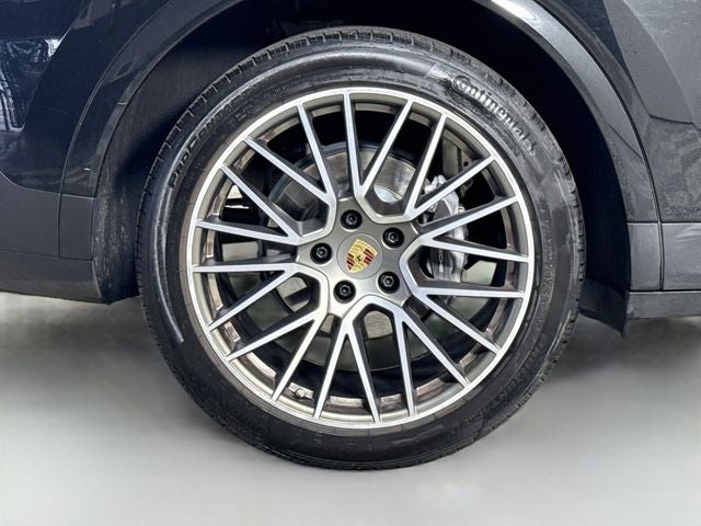 2023 Porsche Cayenne Platinum Edition
