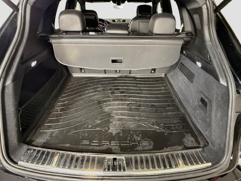 2023 Porsche Cayenne Platinum Edition