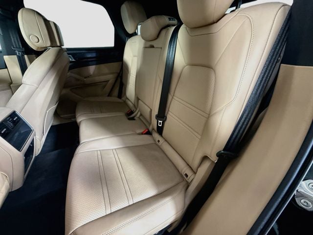 2023 Porsche Cayenne Base