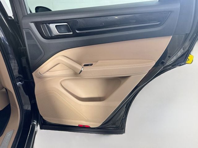 2023 Porsche Cayenne Base