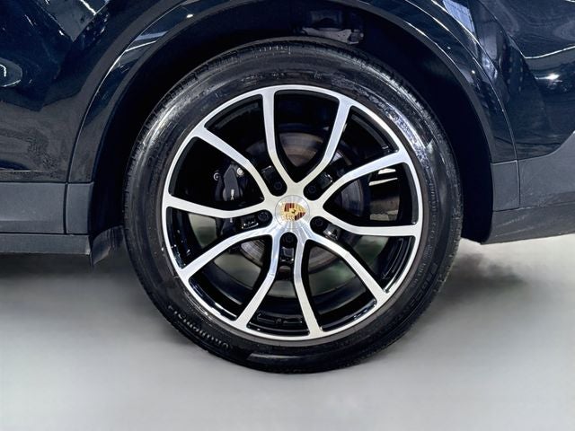 2023 Porsche Cayenne Base