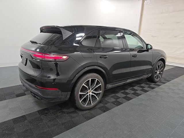 2023 Porsche Cayenne Base